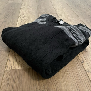 Crazy‎ Horse a Clairborne Company Black Knit Sweater